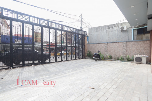 25 Bedroom Apartment Building For Rent in Tuol Kork.