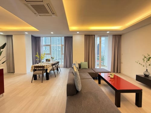 Cozy Three-Bedroom for Lease in BKK1  Ref: KHRA158B