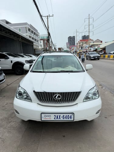 Lexus Rx 330 ប៉ុង1 04 ពាក់កណ្ដាល​ហ្វូល​ ក្នុងលឿង​