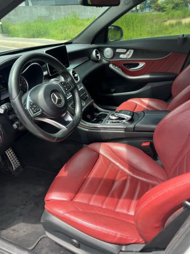 Mercdes Benz C300 AMG Packege ពណ៍ស​ ក្នុង​ពណ៍​ ឈេរឺ​🍒🍒​ 2015   តម្លៃ​ 325OO.$