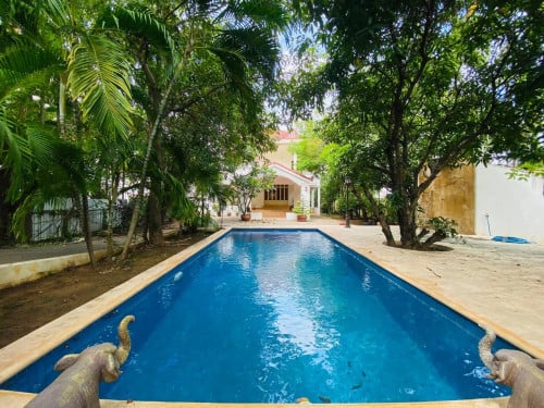 Small Villa 5 Bedrooms  For Rent At Chroy ChongVa With Swimming Pool.