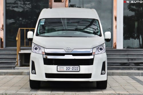 Toyota Hiace VIP 2023