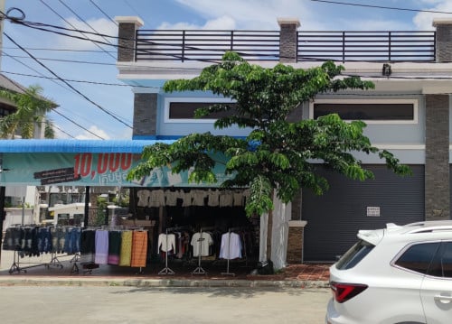 ផ្ទះលក់តម្លៃល្អនៅមុខផ្សារ