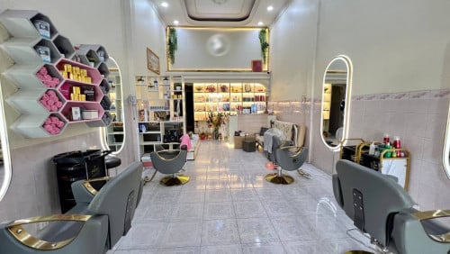 សេងដេគ័រហាងសាឡននៅសង្កាត់បឹងកេងកង2 | Business for sale at sangkat BKK2