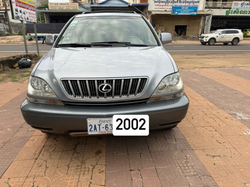 ឡានលក់ឆ្នាំ2002ប៉ុង(2)លំដាប់ឡានស្អាតលក់9800$