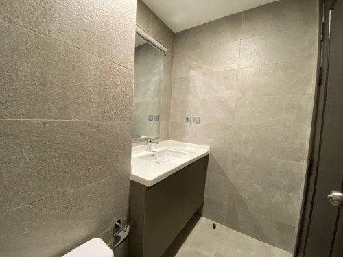 Modern 1-Bedroom | Prime Location in BKK2 – Hot Deal