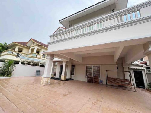 វីឡាសម្រាប់លក់នៅក្នុង បុរីសាន់វ៉េទួលគោក | Villa for Sale in Borey Sunway Toul Kouk