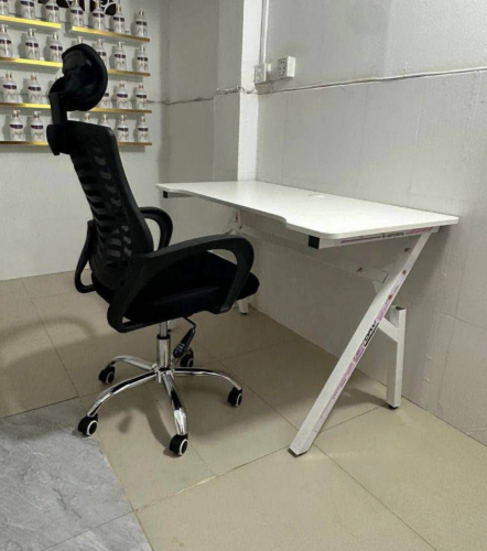Office desk set with office chairs