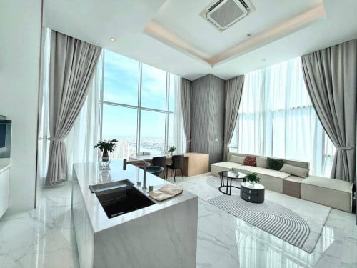 Luxury Penthouse 3BR For Rent In BKK1