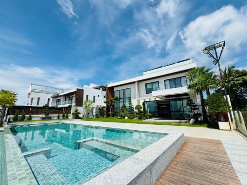 Luxury Villa For  Sale & Rent  Along National Road Number With Monthly Income
