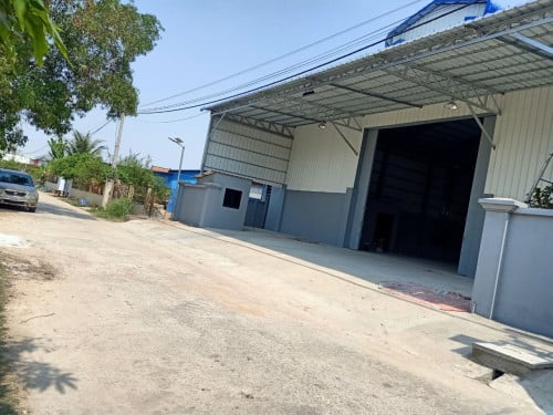 ឃ្លាំងជួល នៅខាងលិច បុរីពិភពថ្មីឈូកវ៉ា2