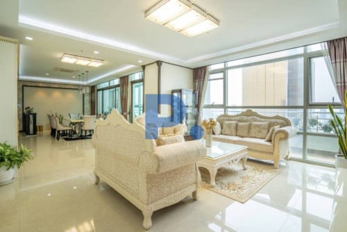 MASSIVE Penthouse 4 Bedrooms Condo Duplex for RENT in BKK1