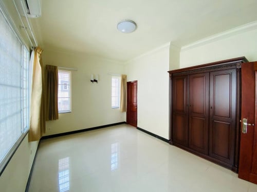 Nice 3Bed Plus 1 Bed For Rent In Tonle Bassac Area