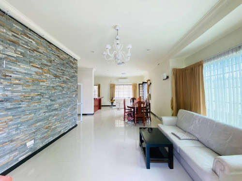 Nice 3Bed Plus 1 Bed For Rent In Tonle Bassac Area