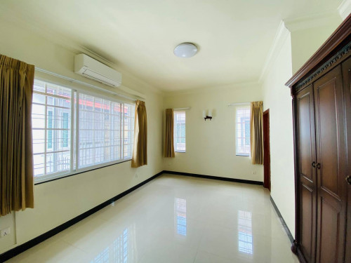 Nice 3Bed Plus 1 Bed For Rent In Tonle Bassac Area