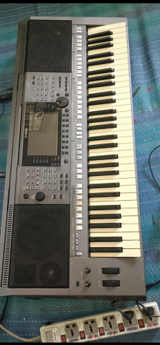Yamaha PSR s770