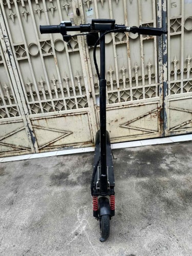 ស្គូតធឺម៉ូទរ័ប្រើថ្មលីចូម