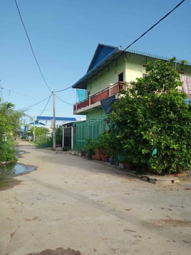 ផ្ទះលក់នៅបែកចាន