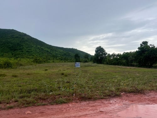 ដីជើងភ្នំដំរីរមៀល 土地出售