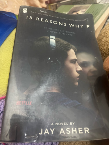 សៀវភៅរឿង ភាសាអង់គ្លេស - 13 reasons why