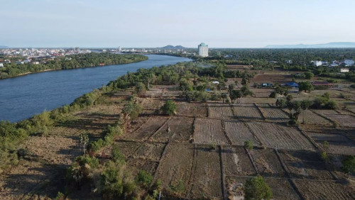 ដីសម្រាប់លក់ ជាប់មាត់ព្រែ ខេត្តកំពត​ / Land for Sale by Natural Canal Front - Kampot
