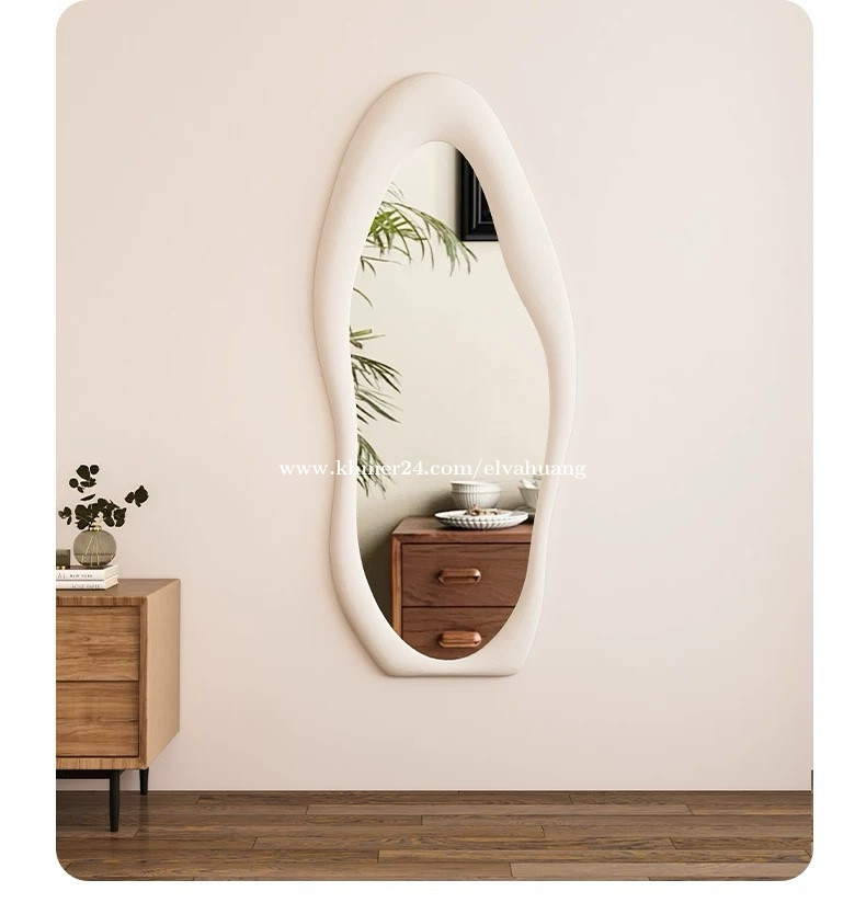 Cloud-Shaped Full-Length Mirror