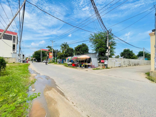 ដីកែង លក់ ឬ ជួល - CORNER LAND FOR SALE OR RENT