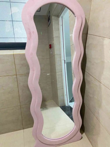 Wavy Cream Mirror