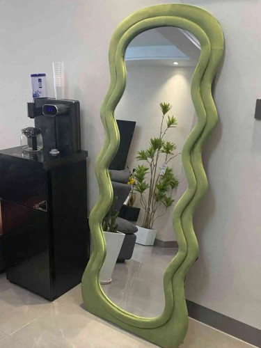 Wavy Cream Mirror