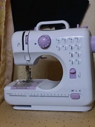 លក់ម៉ាស៊ីនដេរខ្នាតតូច