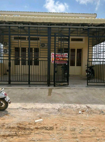 ផ្ទះជួលនៅបាវិត តម្លៃ1300$ មាន3បន្ទប់គេង 4បន្ទប់ទឹក