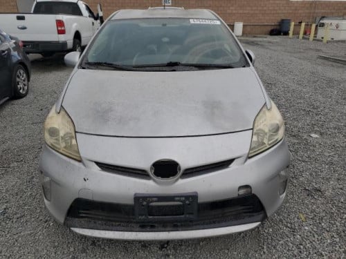 Toyota Prius 2012 អត់បុកអត់ច្រេស អាគុយតែមបី