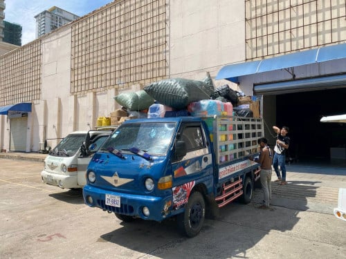 ឡានជួលដឹកអីវ៉ាន់