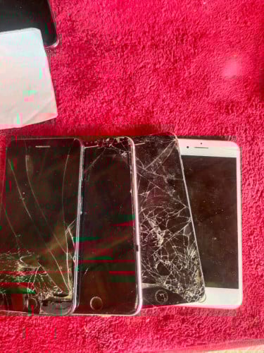 ទទួលទិញ ទូរសព្ទ៍ ខូចៗអេក្រង់