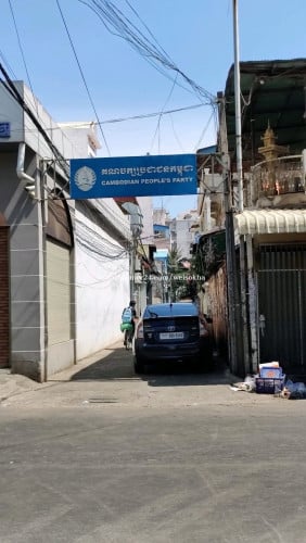 កូនឃ្លាំង ​5x13m​ កណ្តាលក្រុងភ្នុំពេញ! លក់បន្ទាន់!