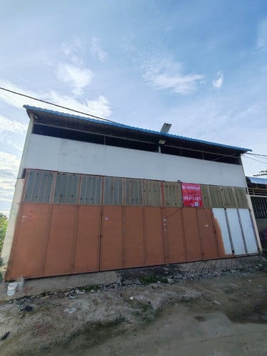 ឃ្លាំងជួល ឬ លក់