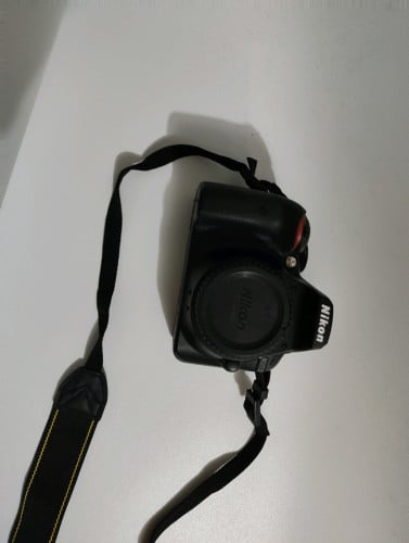 NIKON D3400 Body (ស្ថានភាពល្អខ្លាំង គ្មានស្នាម)