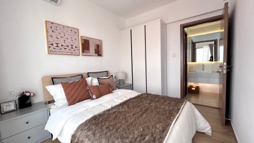 រស់នៅទំនេីបជាមួយគ្រួសារលេីមាត់ទឹក