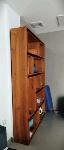 ទូ ឈេឺ គ្រាប់បែក និងខ្វាវ