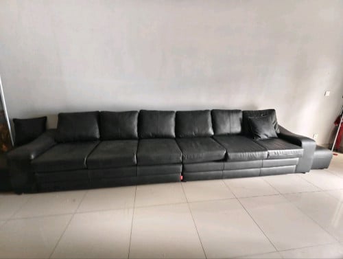 សាឡុងស្បែកភីយូ