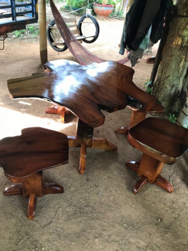 តុឈើប្រណិត តុធំ1 តុអង្គុយ4 (ចរចា)