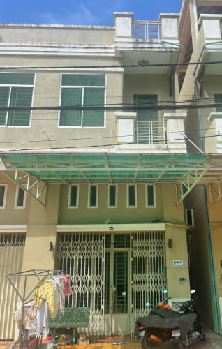 ផ្ទះលក់បន្ទាន់​ 75000$ បុរីរំចេក​ E1 កាច់ជ្រុងខាង​ ផ្លូវភ្លោះធំ30ម