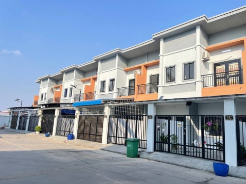 លក់ផ្ទះបន្ទាន់នៅបុរីមរកត SH