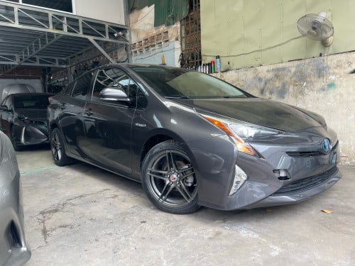 ឡានលក់​​ បងប្អូន​ TOYOTA Pruis 016 ប្រផេះសន្លឹក​ថ្មី​  អេមអស់ទាស់​  យ៉ាន់ថ្មី​ សំបងកង់ថ្មី ។