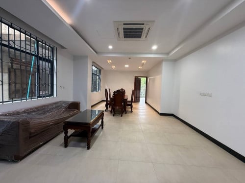 3 Bedrooms Basac lane