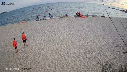 EZVIZ EB8 4G - Pan & Tilt 4G Battery Camera​​