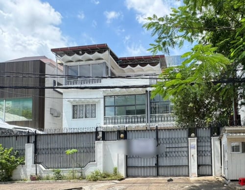 Pool Villa for rent at BKK1