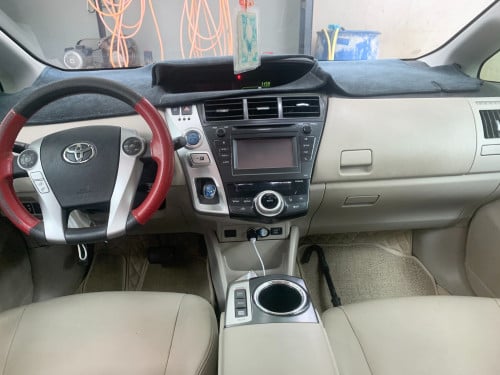 Prius V 012 ឡានស្អាត​មិនបុកមិនប៉ះ ម្ចាស់ដើម
