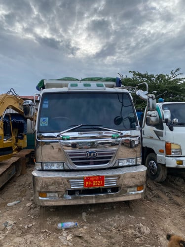 ឡានដឹកដីជួល