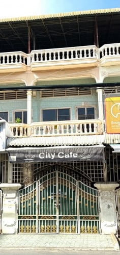 ផ្ទះល្វែងសំរាប់លក់